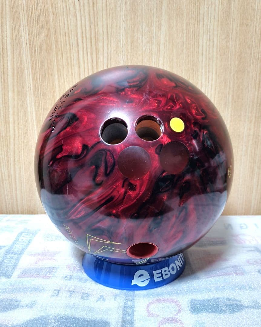 ブラックウィドー　2.0 ハイブリット ボウリングボール 15P