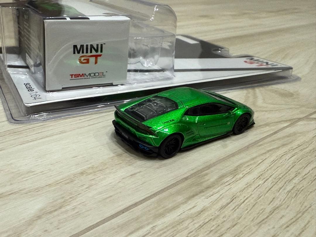 MINI GT 149 LBWORKS Huraln Green ウラカン