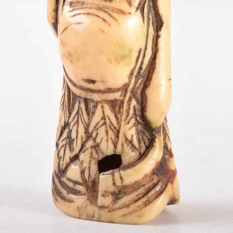 時代提げ物　獣骨製　人物像　根付　置物　V　6976