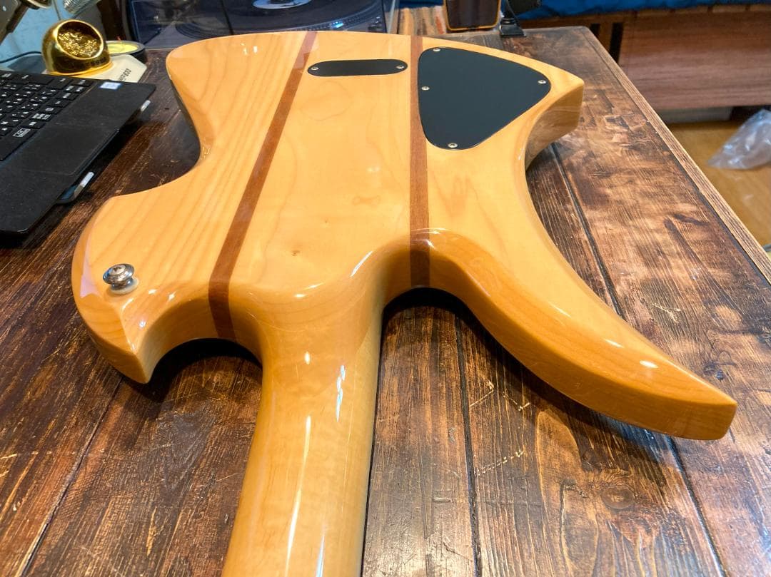 美品　B.C. Rich　MOCKINGBIRD-1000JE-ML