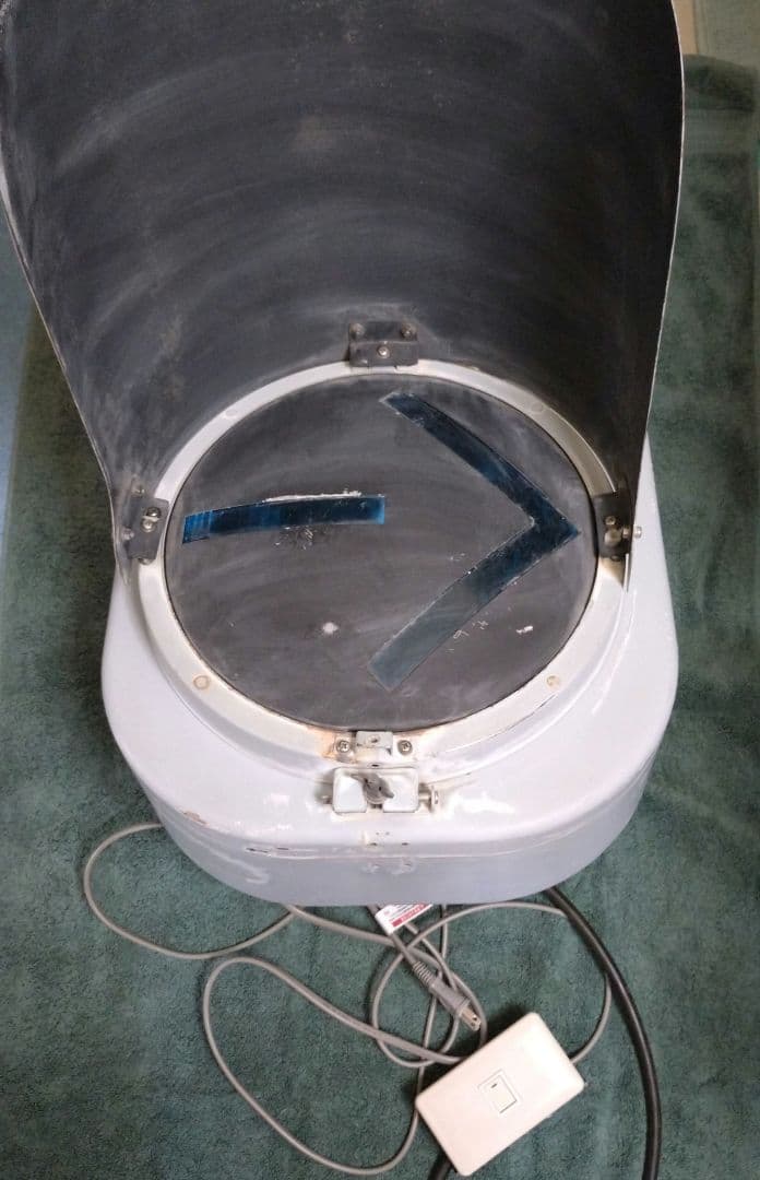 小糸工業の矢印信号機本物