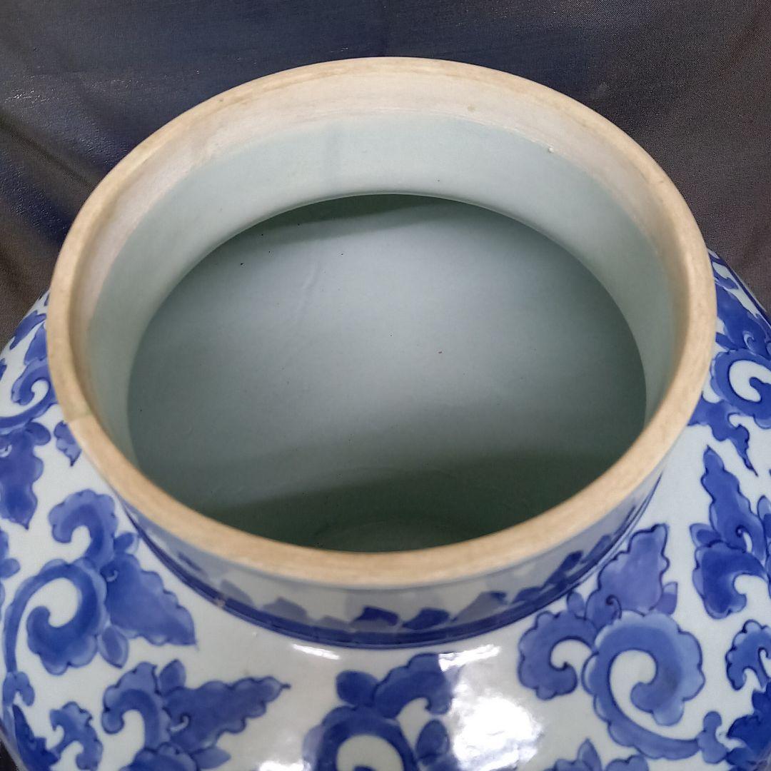 中国青花沈香花瓶