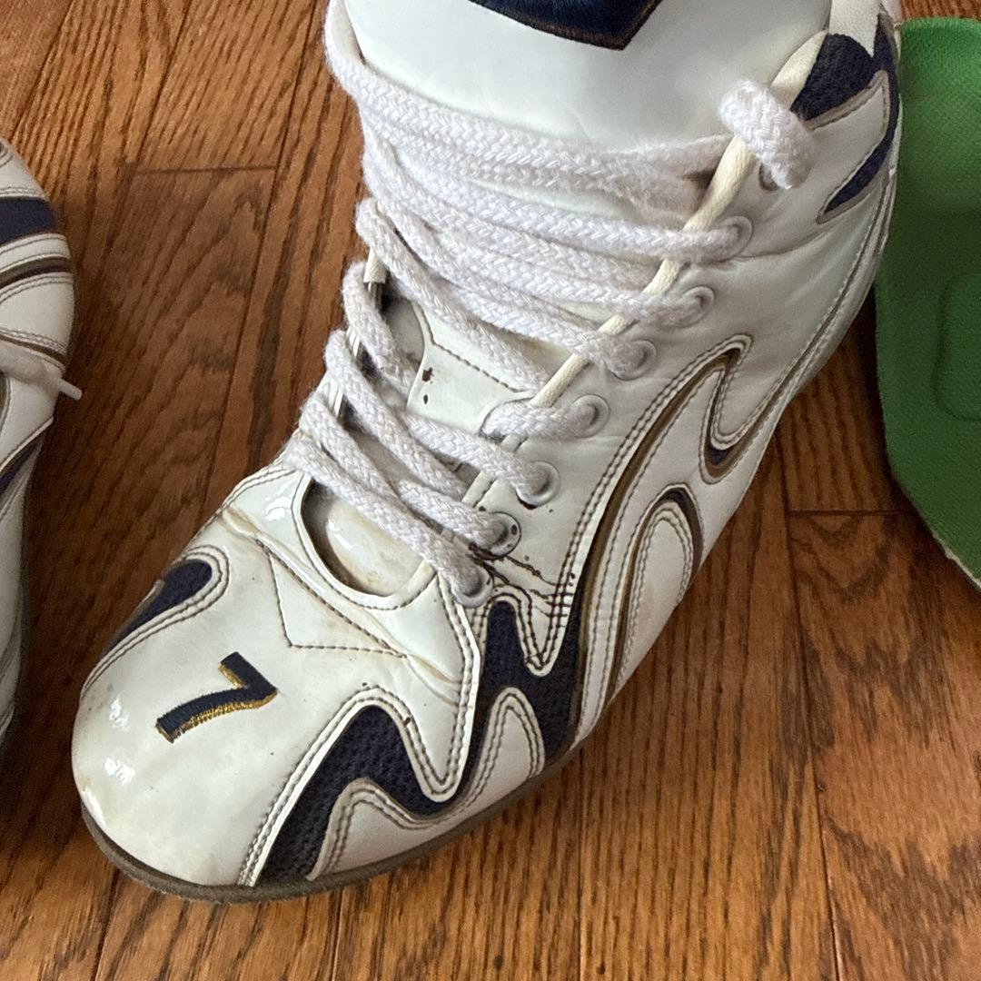 J スパイク ホワイト/ネイビー 番号7