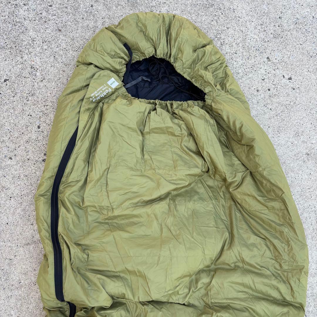 イスカ　シュラフ　ポカラ　寝袋　シュラフ　車中泊