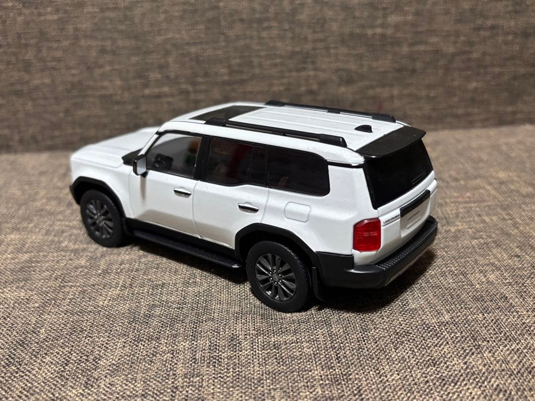 トヨタ ランドクルーザー250 1/30スケール