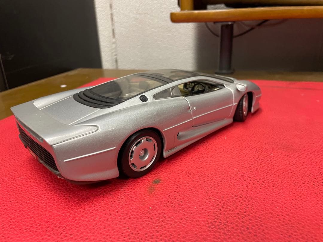 ジャガー　XJ220
