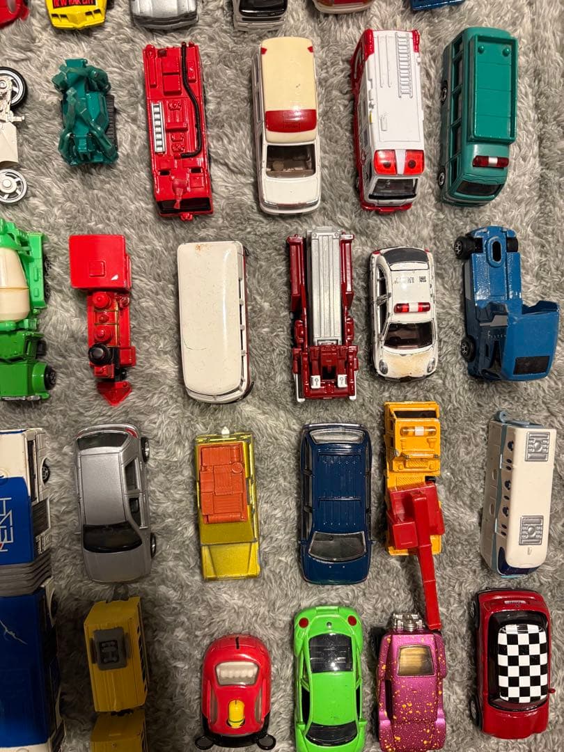 トミカ まとめ売り 大量 ミニカー 働く車 スポーツカー キャラクター 匿名配送