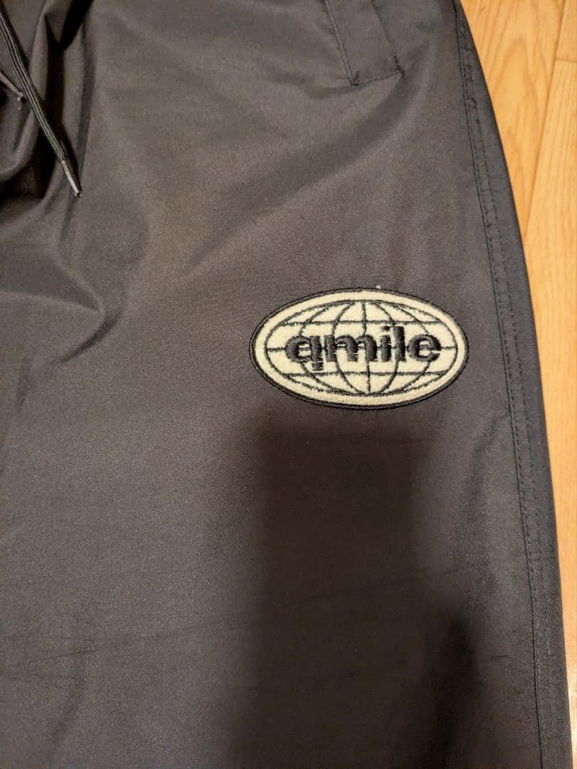 qmile キュマイル　黒 防水　ナイロンパンツ　スノーボードパンツ　Ｍ　韓国
