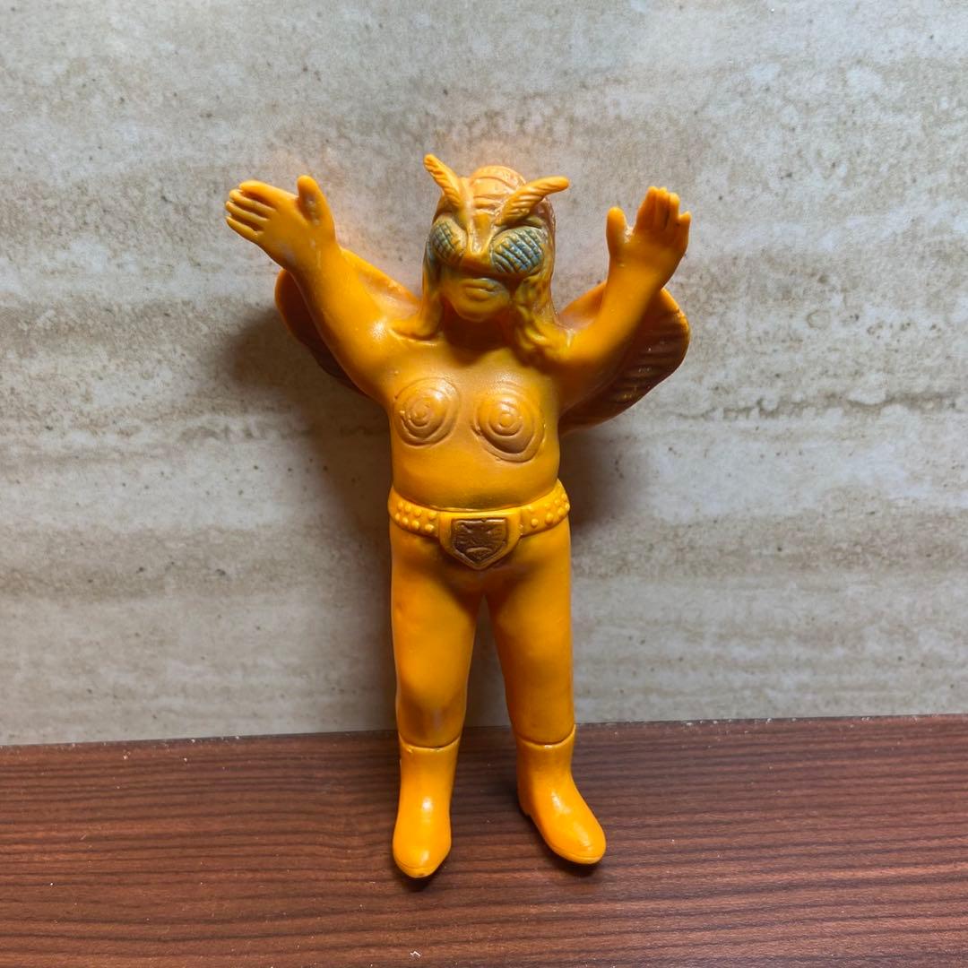 旧バンダイ 蜂女 ソフビ 当時物 5750