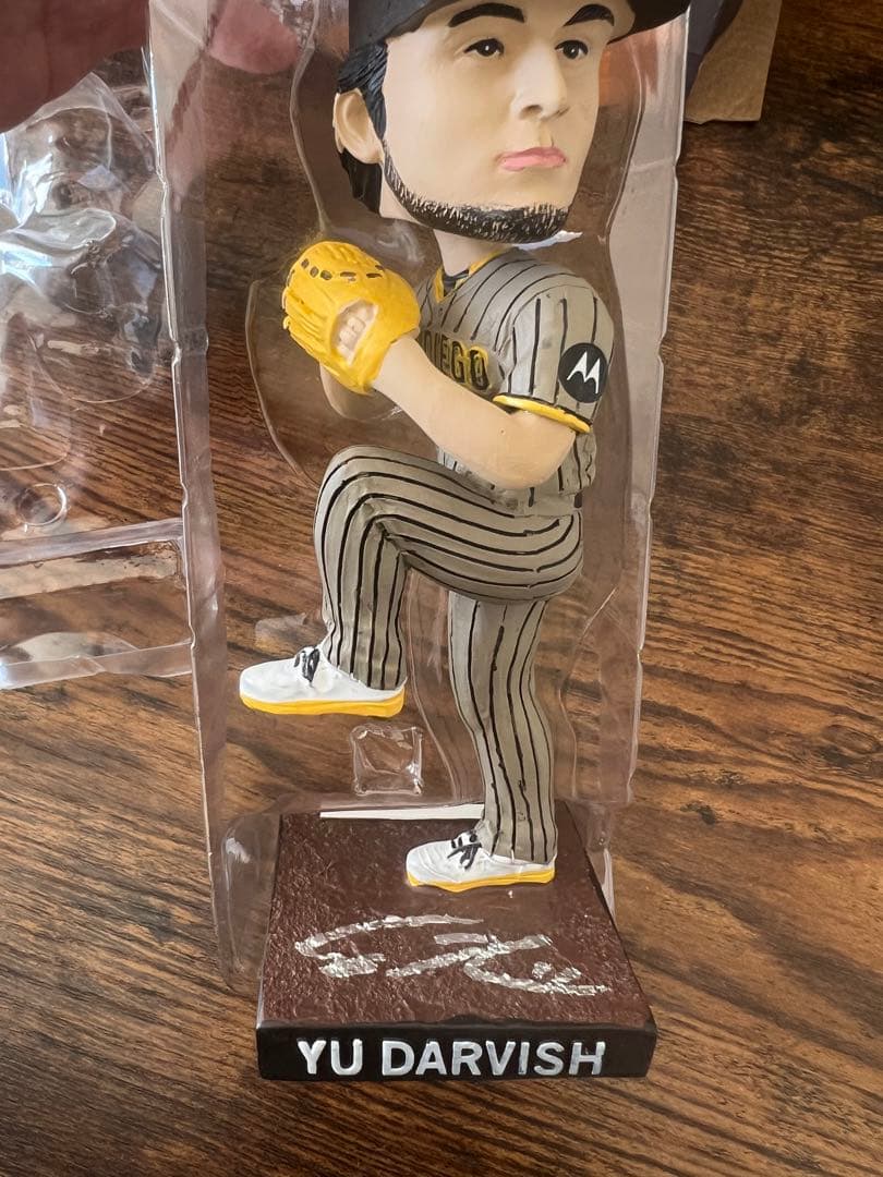 ダルビッシュ有 日米通算3000奪三振記念 ボブルヘッド　直筆サイン入り