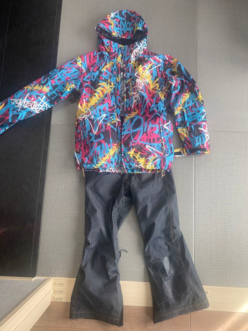 最終値下げ！　ACCスノーボードウェア上下セット　上Lサイズ下Mサイズ