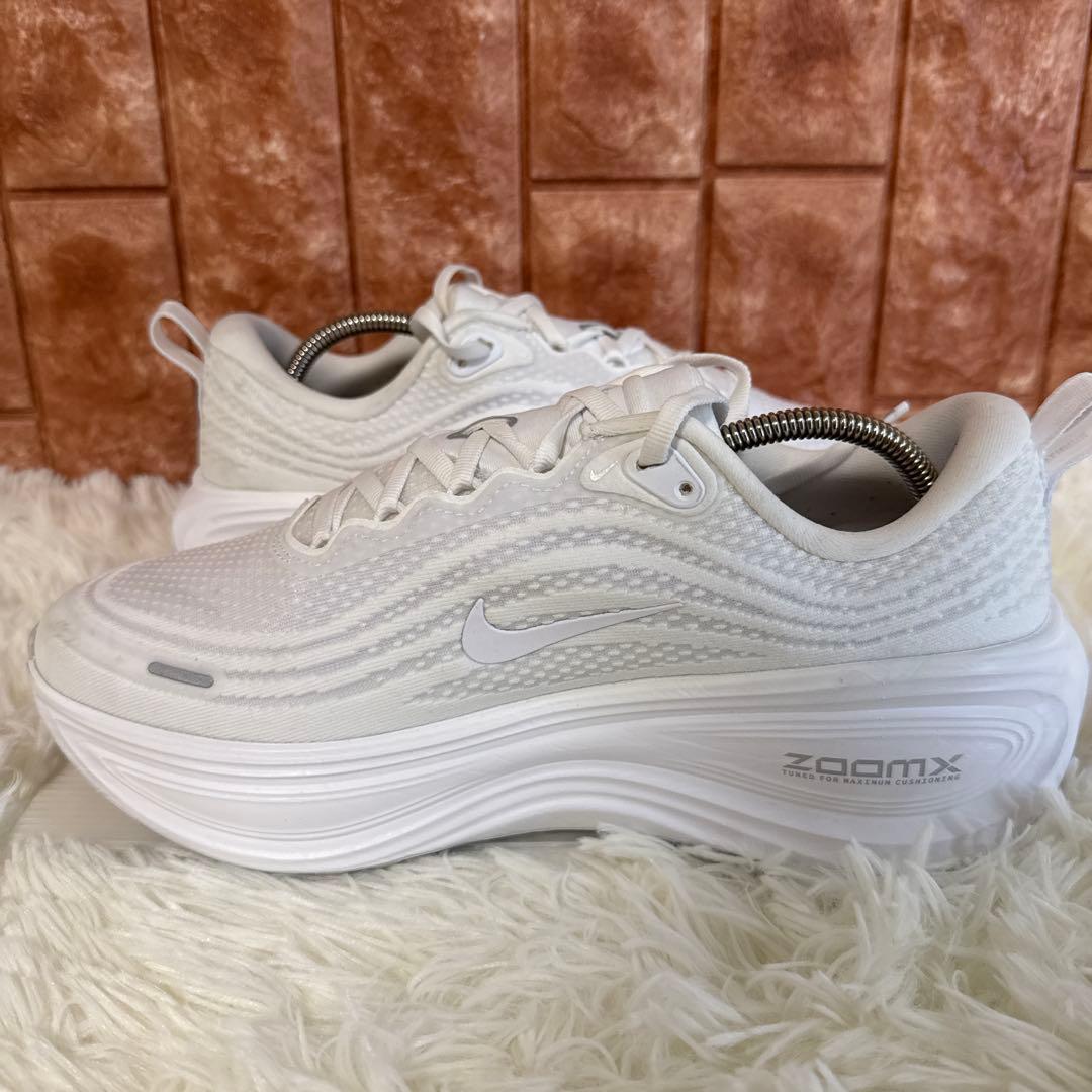 NIKE ナイキ VOMERO PLUS ボメロプラス　26センチ