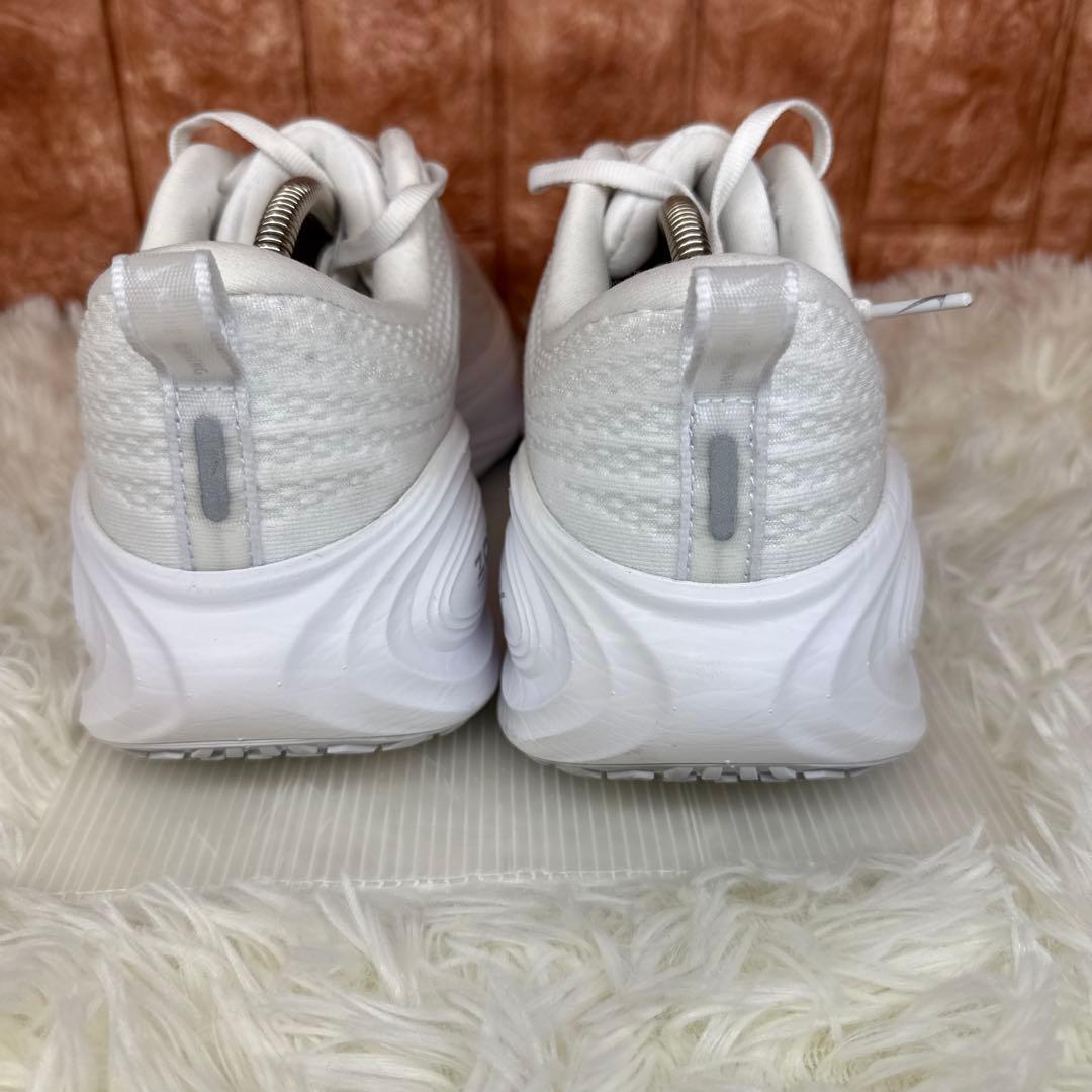 NIKE ナイキ VOMERO PLUS ボメロプラス　26センチ