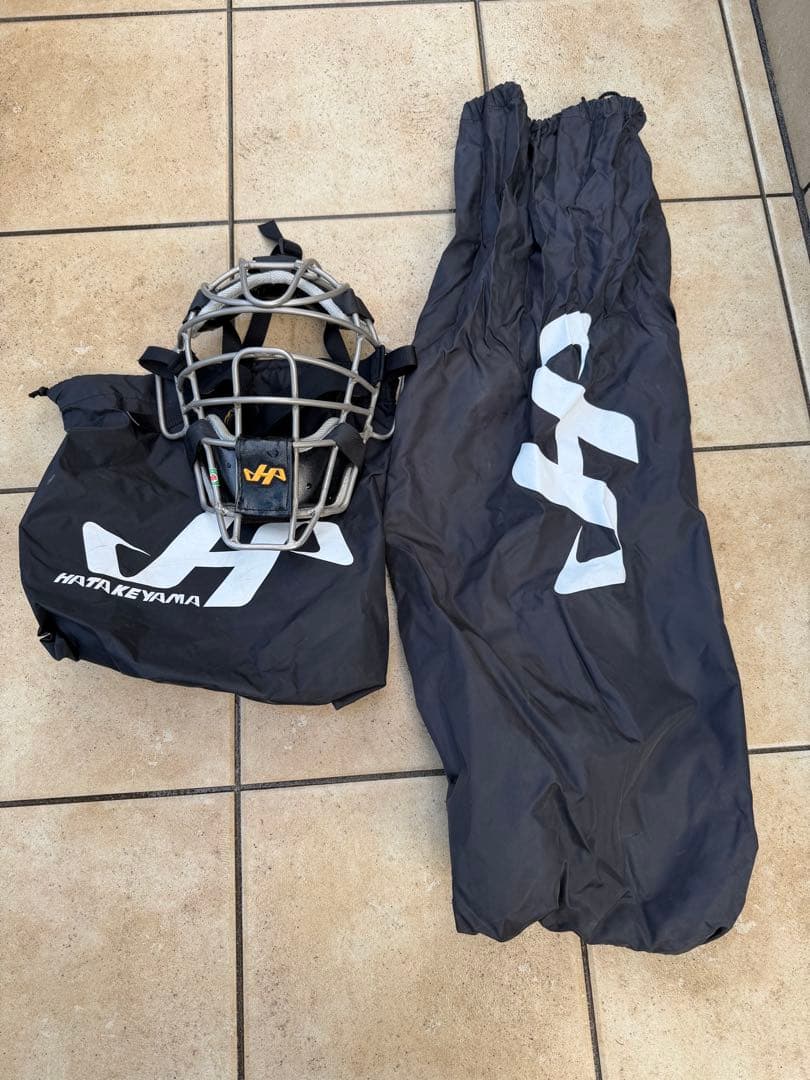 ハタケヤマ　軟式　オーダーキャッチャー防具 シルバー/ブラック