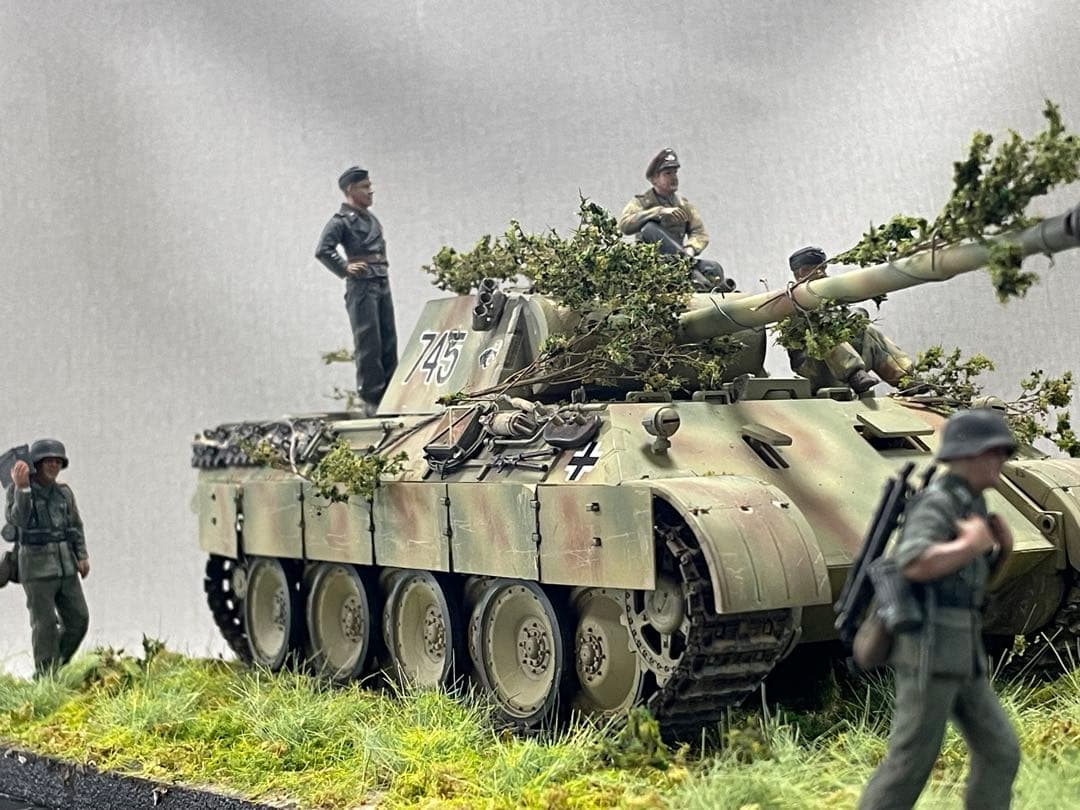 戦車ジオラマ　1/35 ドイツ　パンター戦車D型と機関銃チーム