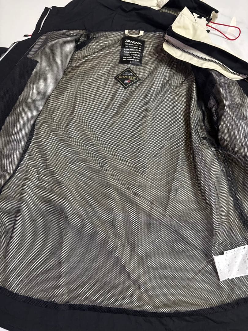 ダイワ　ゴア　DR-1807 フィッシングスーツ　　Ｌサイズ 中古