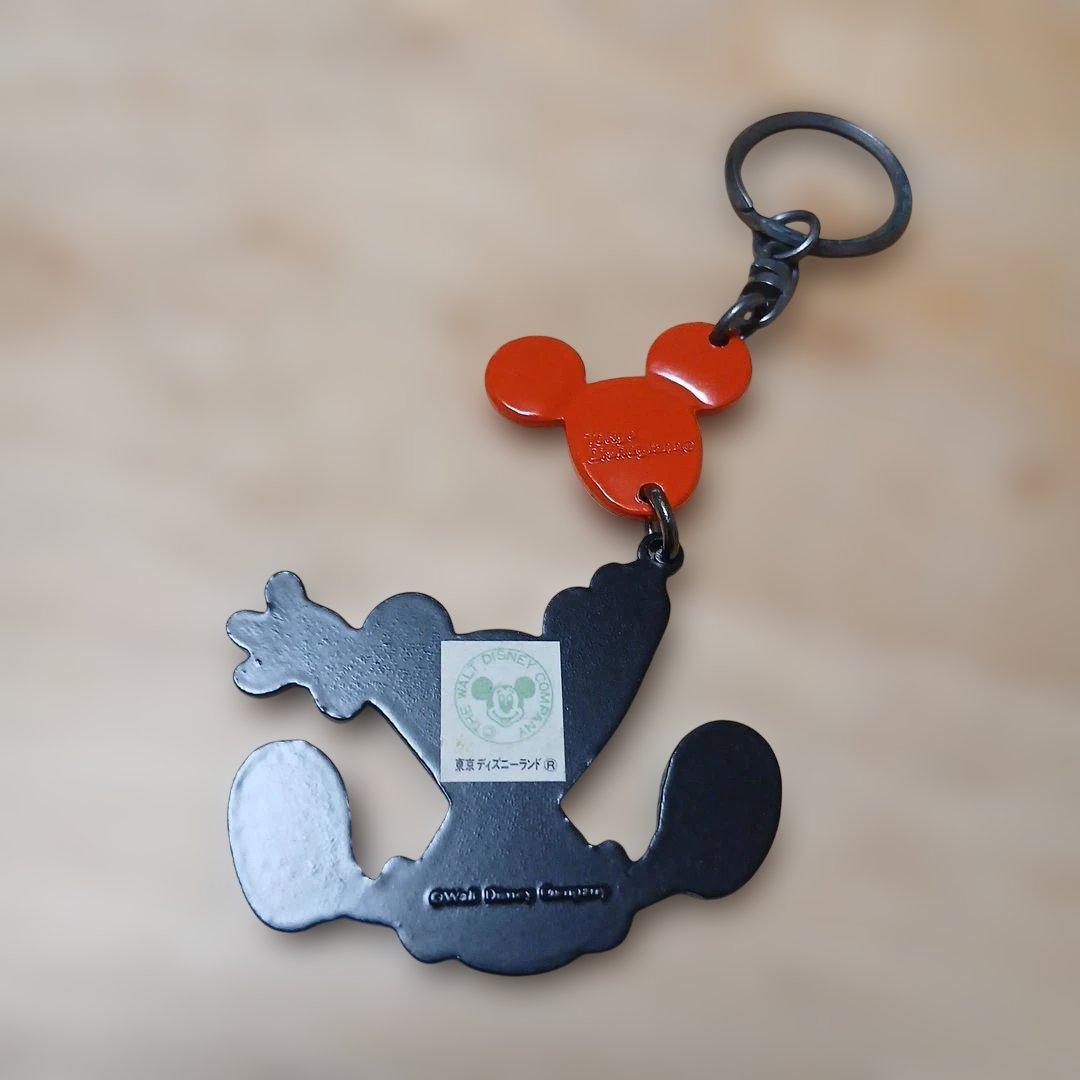 ミッキーとミニーのキーホルダー　4体セットです。