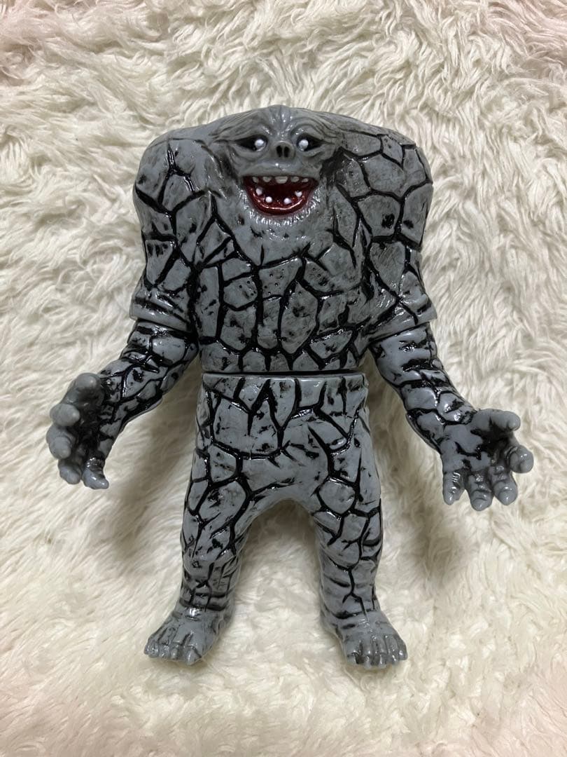 maxtoy ジャミラ ウルトラマン ソフビ