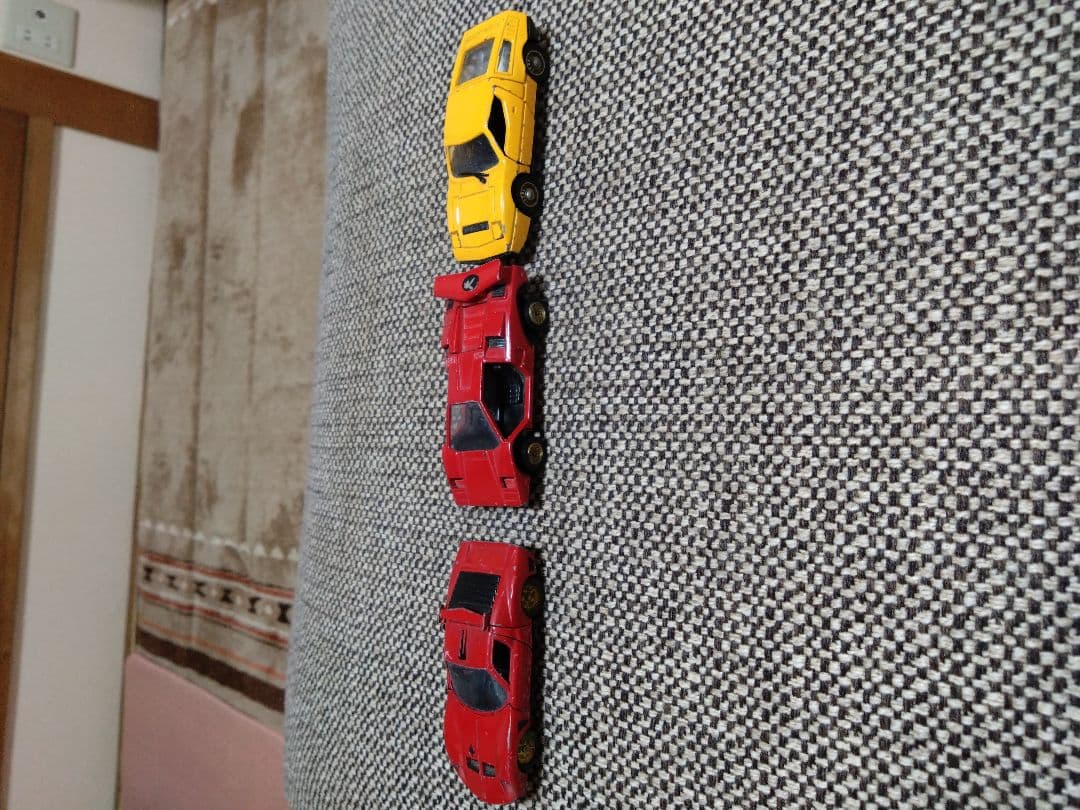 ミニカーセット 3台 赤と黄色