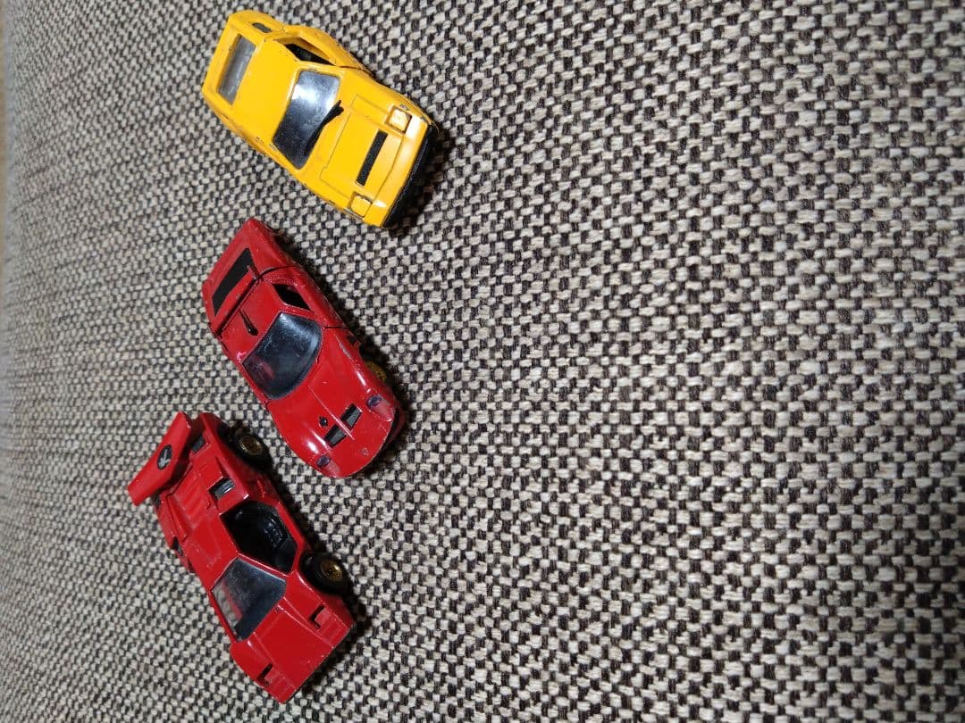 ミニカーセット 3台 赤と黄色