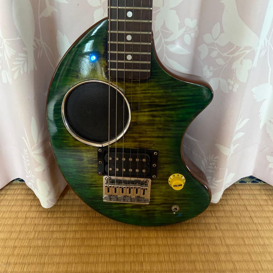 FERNANDES 内蔵スピーカー付きエレキギター