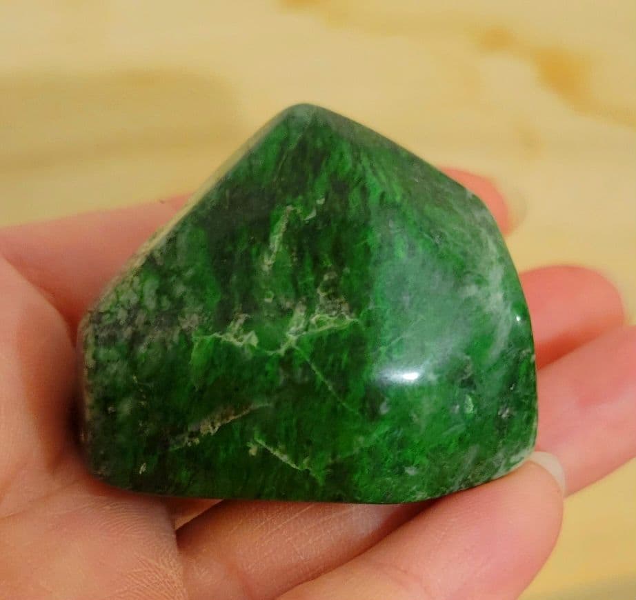 糸魚川翡翠　原石