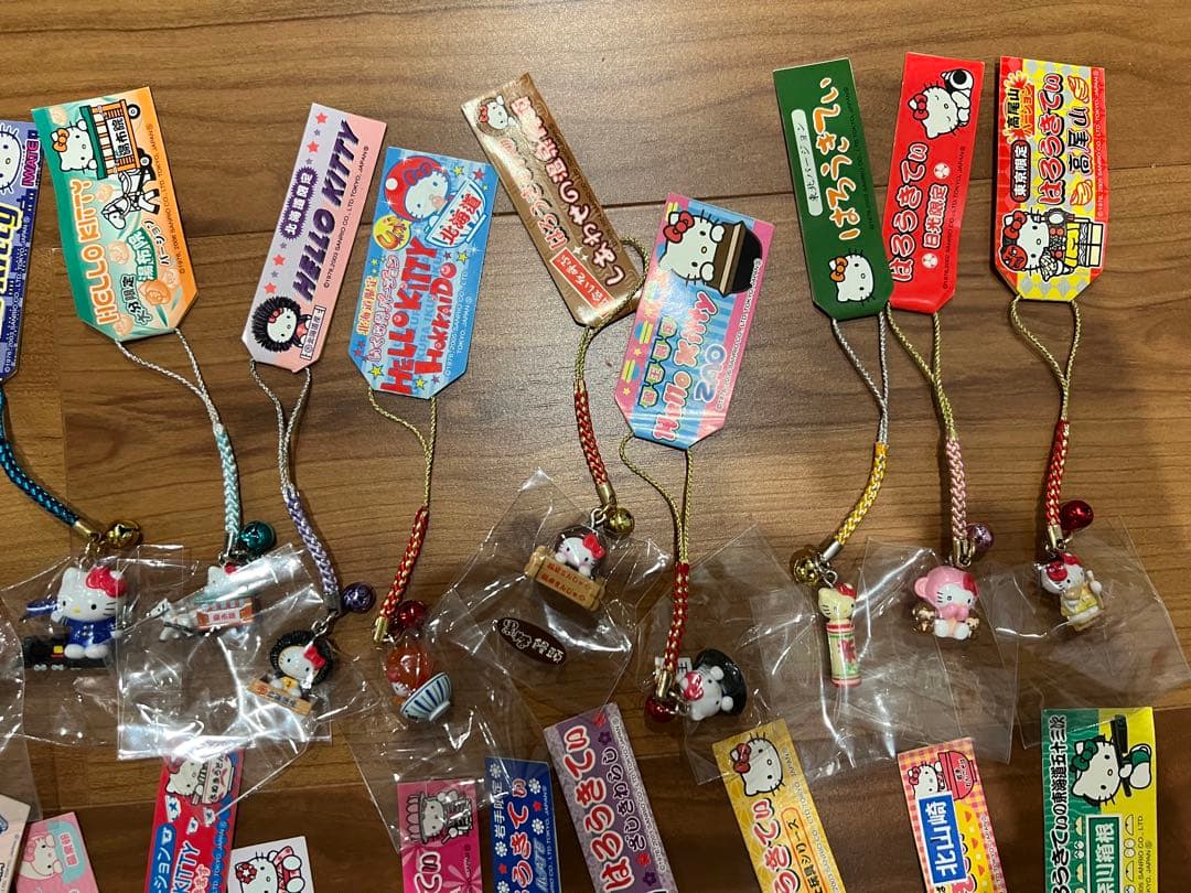 ハローキティ ご当地　限定　ストラップ　24個　セット　まとめ売り