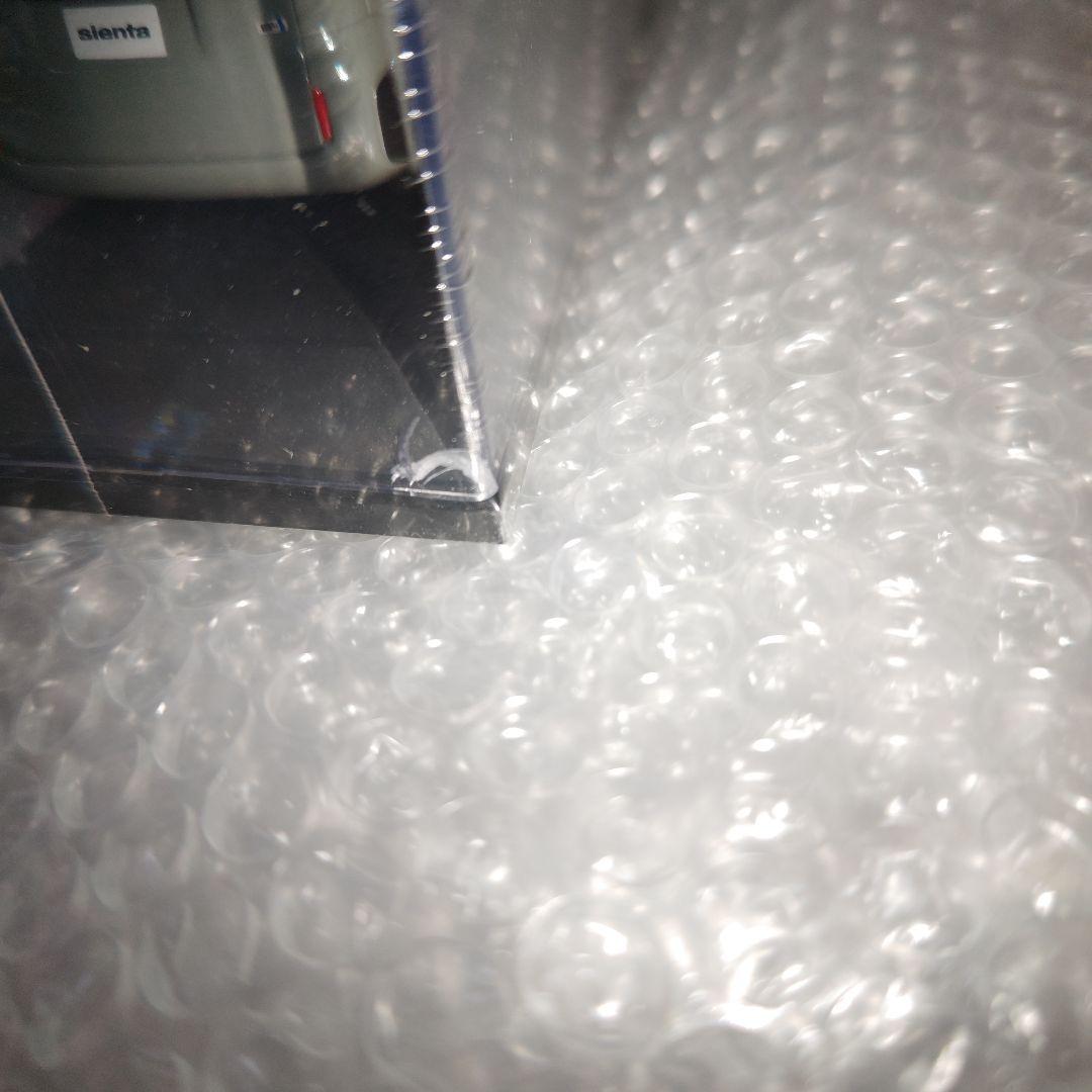 トヨタ　カラーサンプル　シエンタ　アーバンカーキ