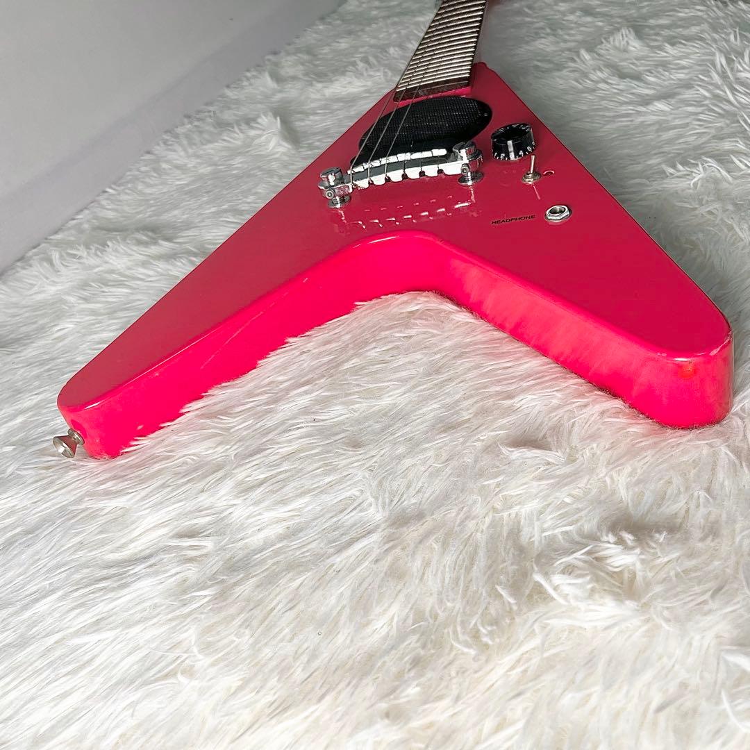 K Garage フライングV ピンク ミニギター 9V電池式