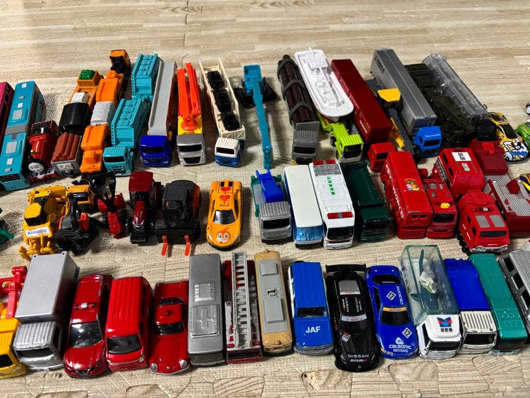た*つ様 トミカ　ミニカー　まとめ売り　100台超え
