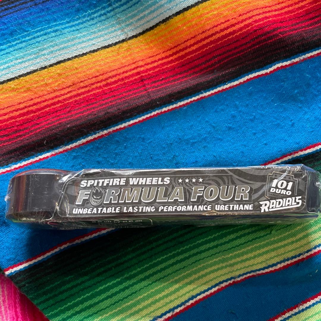 Spitfire フォーマル4 RADIALS 58mm101a定価9,130