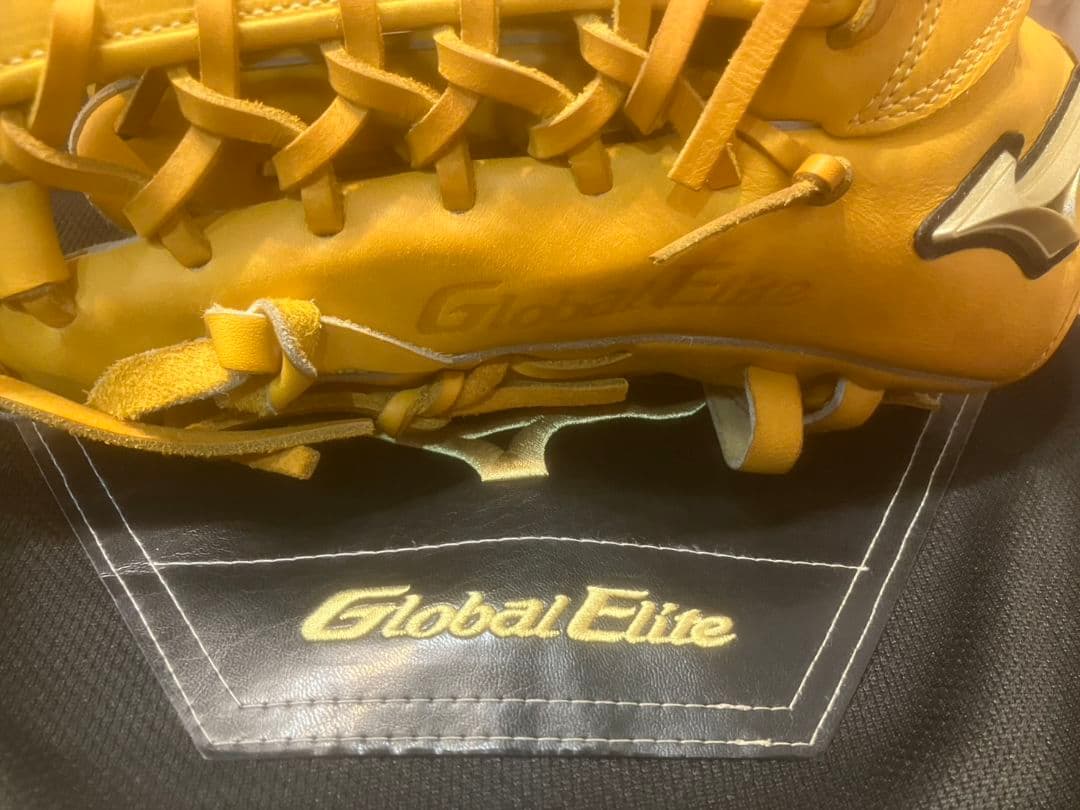 Mizuno Global Elite 軟式グローブ イエロー　左用
