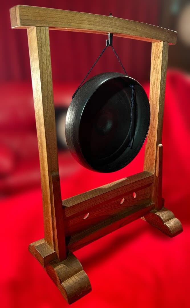 木製スタンドとバチ付きゴング