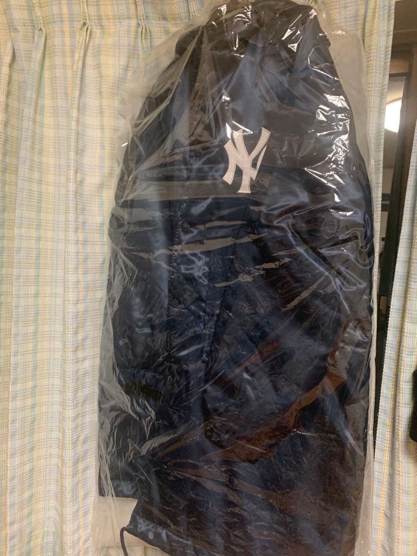 New York Yankees ベンチコートmajestic