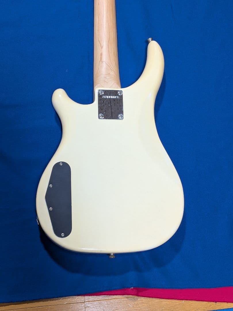 FERNANDES エレキベース 4弦 アイボリー