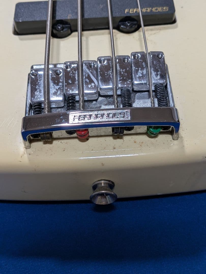 FERNANDES エレキベース 4弦 アイボリー