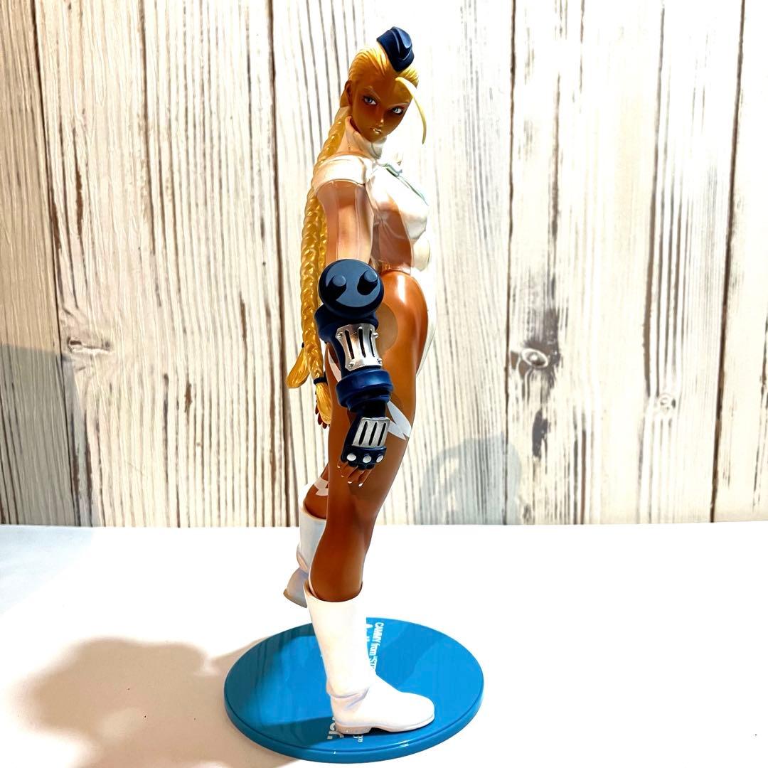 海洋堂 ストリートファイターZERO3 キャミィ 1/6 ブラック、ホワイト