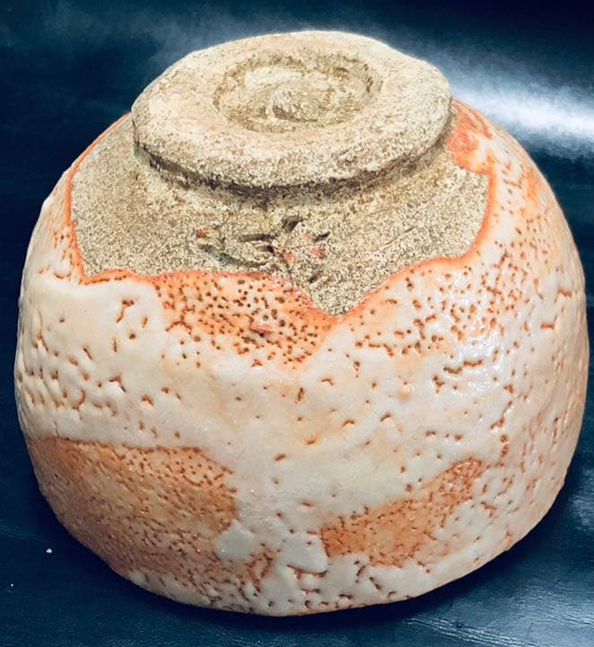 究極の美◼️蔵から美しい夕焼け色に鈴蘭が描かれた抹茶茶碗が出てきました。茶道具