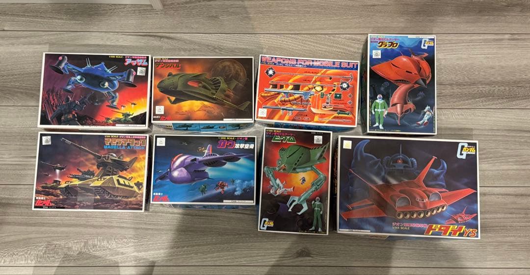 ジオン軍　ガンダム　機動戦士ガンダム　プラモデル　セット　シャア　バンダイ　ザク