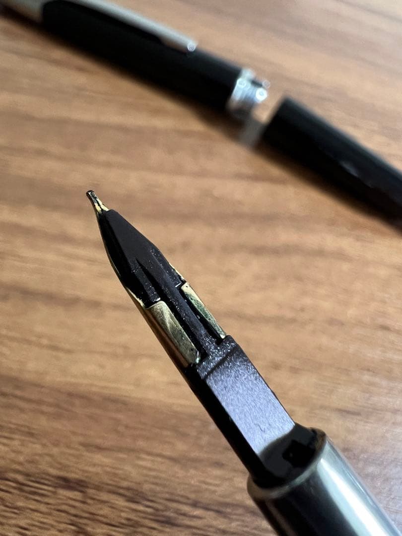 PILOT パイロット キャップレス 万年筆 多面体ボディ 旧型