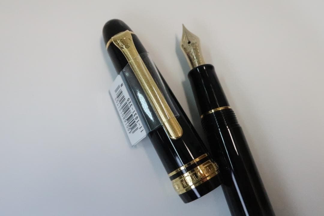 【廃番品】セーラー万年筆 新品 プロムナード　ブラック　MF　中細　14K