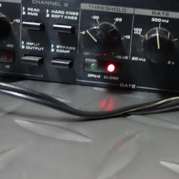 ALESIS 3630 コンプレッサー Compressor 名機