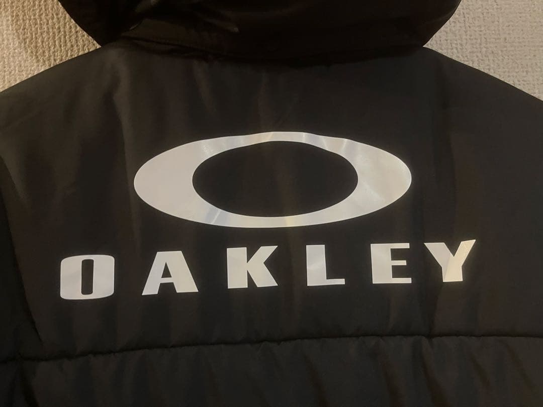 ☆美品☆ オークリー　ベンチコート　140センチ　ブラック