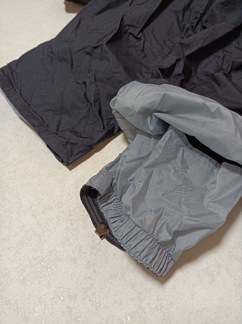 美品　スノボウェア　スキーウェア　スキー　スノボ　つなぎ　スノーボード　フード