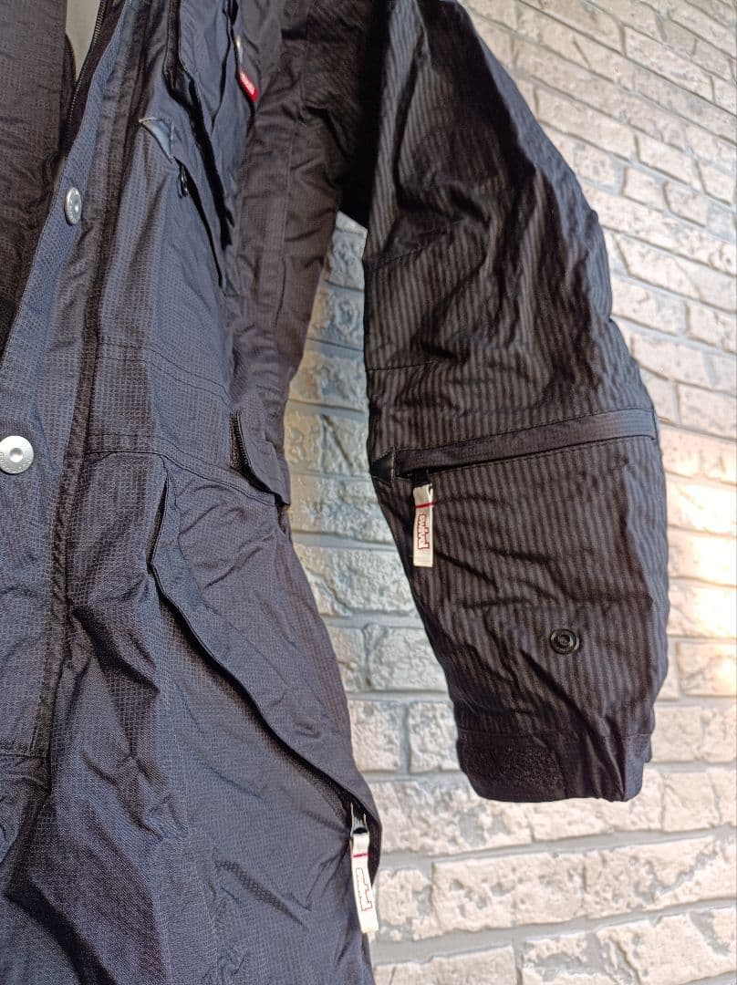 美品　スノボウェア　スキーウェア　スキー　スノボ　つなぎ　スノーボード　フード