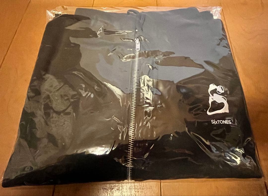 【未開封】SixTONESパーカー　MILESixTONESグッズ