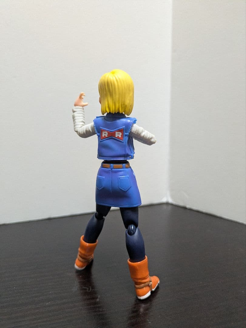 【送料込み・即日発送】S.H.Figuarts ドラゴンボールZ 人造人間18号