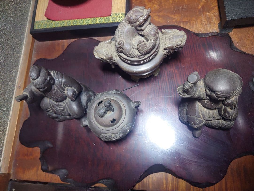 黒色金属製 置物