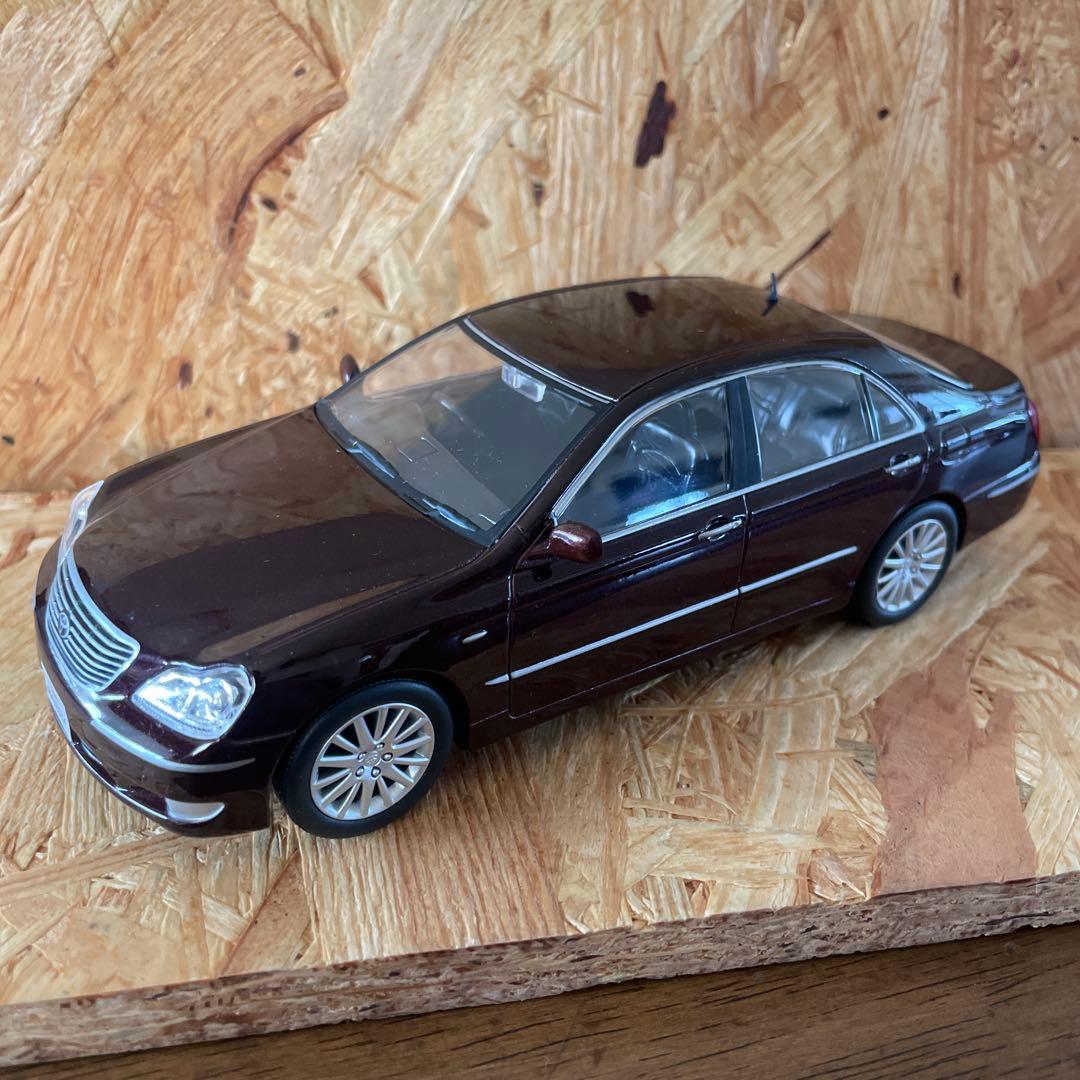 トヨタ非売品　カラーサンプル クラウンマジェスタ　ミニカー