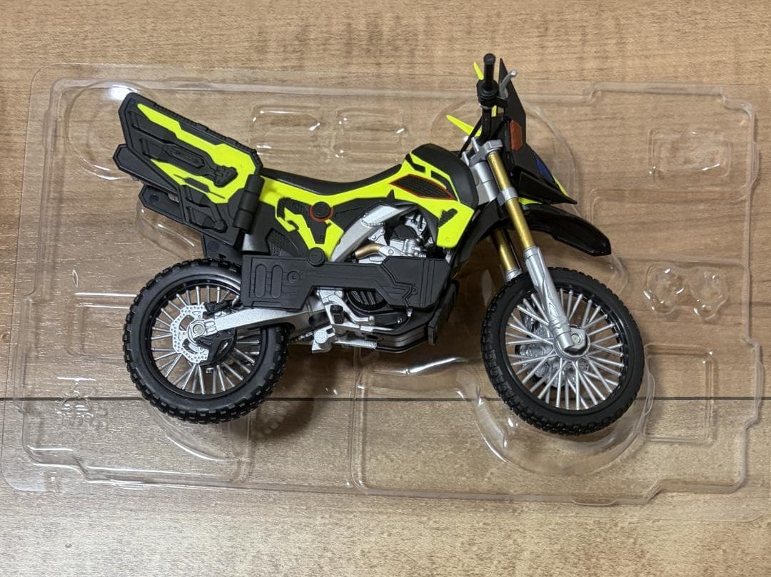 S.H.Figuarts 仮面ライダーゼロワン ライズホッパー＆エフェクト